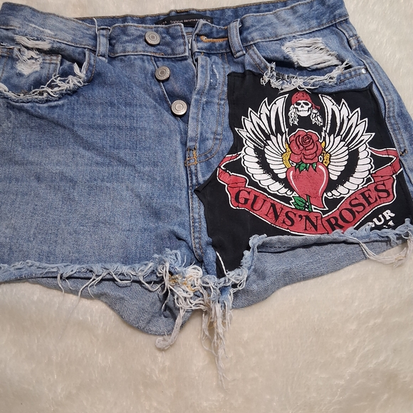 Zara Blue Distressed Denim Shorts with Graphic - Picture 1 of 5